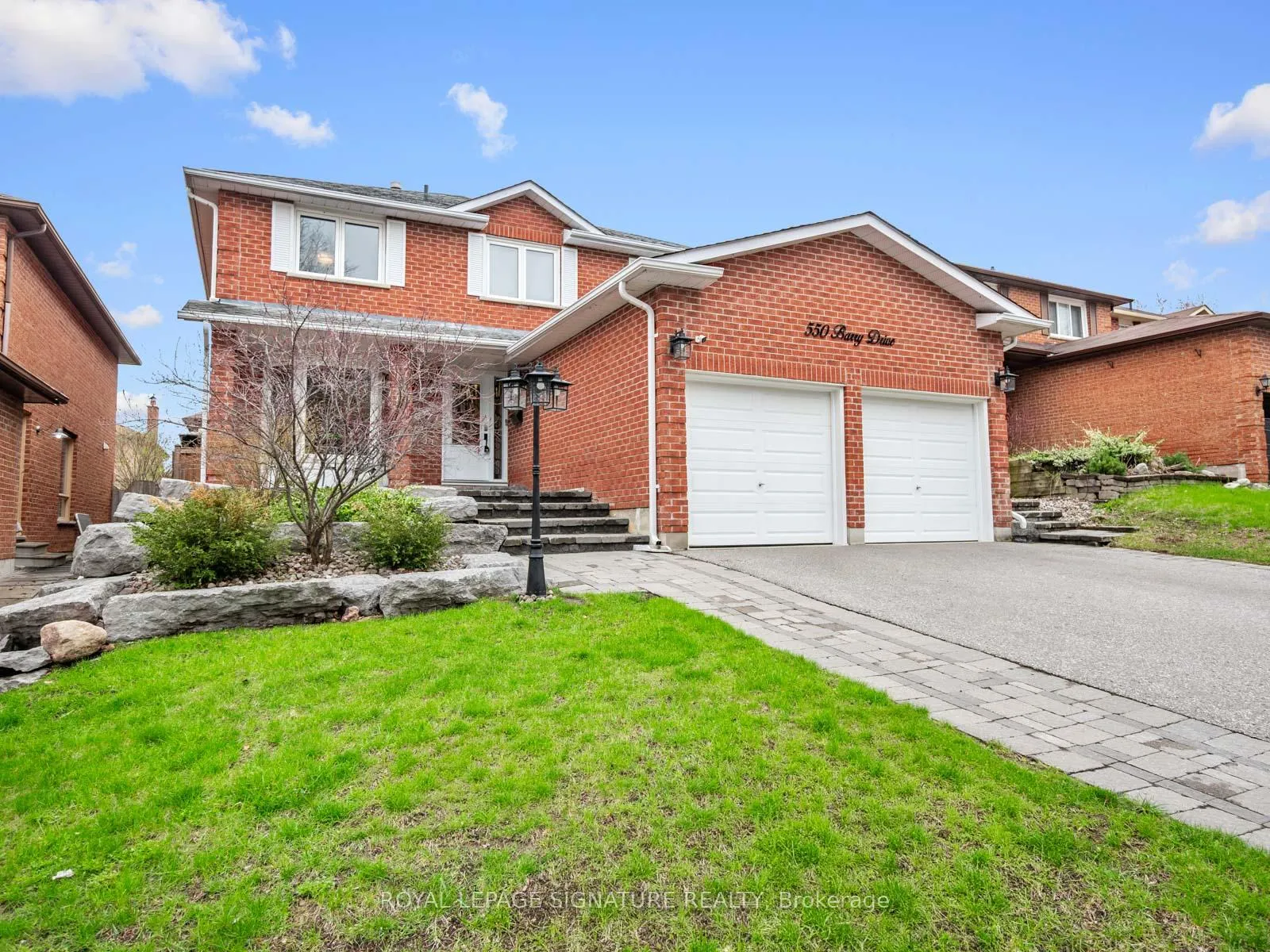 Photo 2 of 550 Barry Drive, Pickering, Woodlands — HOMEH
