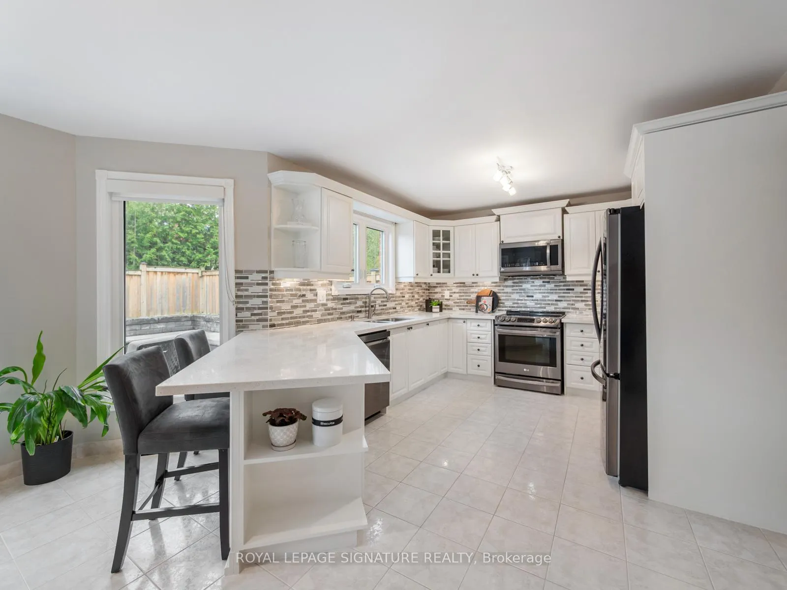 Photo 8 of 550 Barry Drive, Pickering, Woodlands — HOMEH