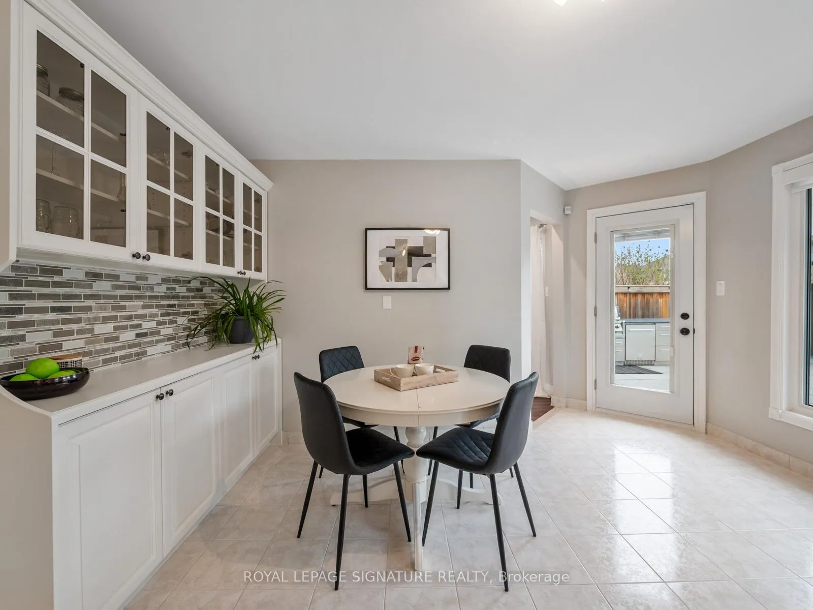 Photo 10 of 550 Barry Drive, Pickering, Woodlands — HOMEH