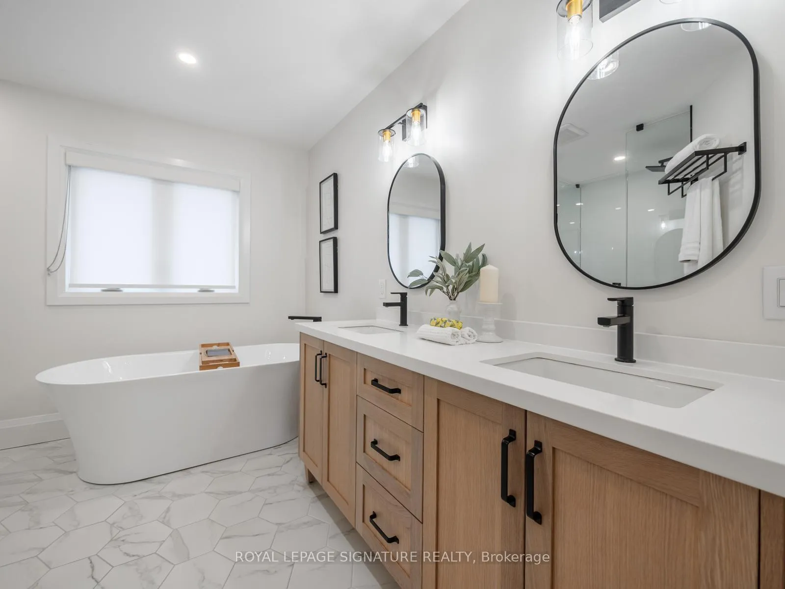 Photo 17 of 550 Barry Drive, Pickering, Woodlands — HOMEH