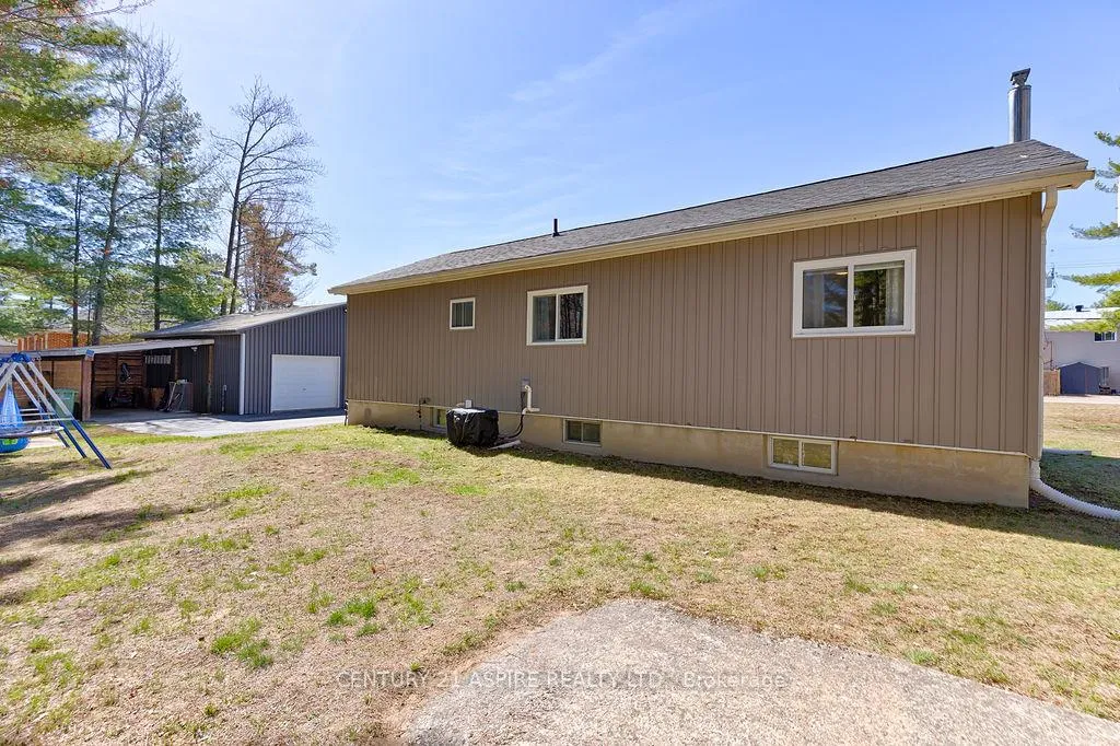 Photo 7 of 196 Schwanz Road, Petawawa — HOMEH