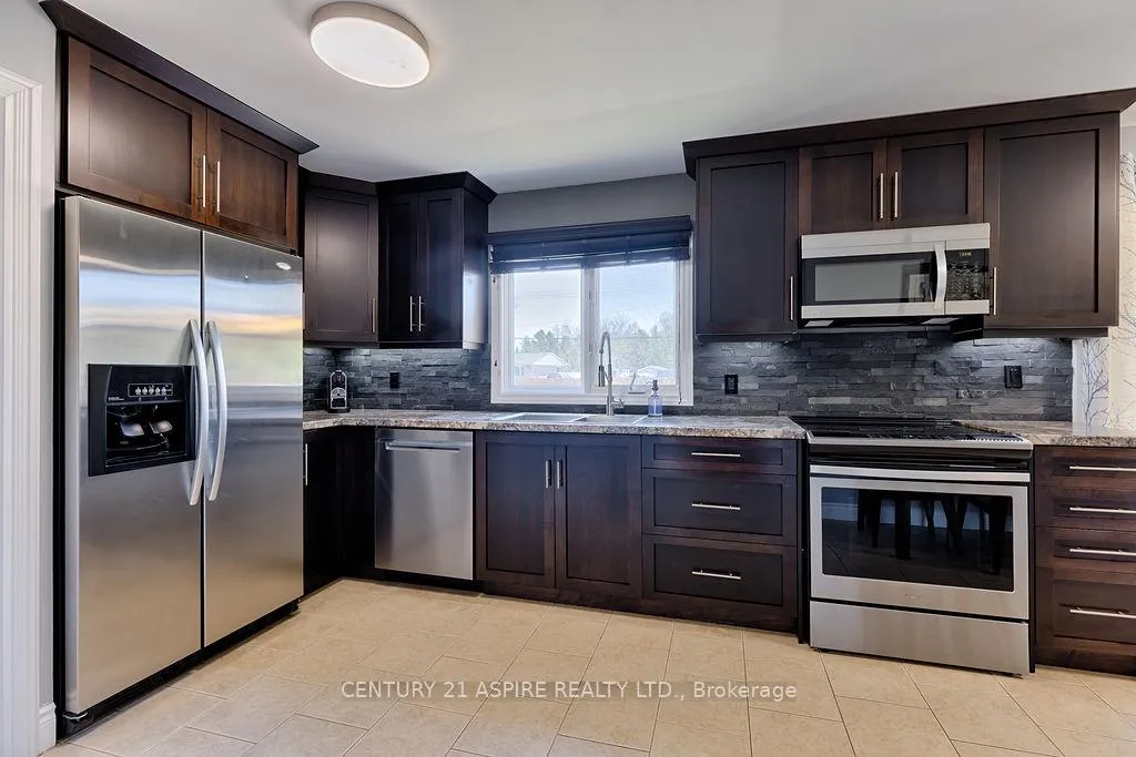 Photo 17 of 196 Schwanz Road, Petawawa — HOMEH