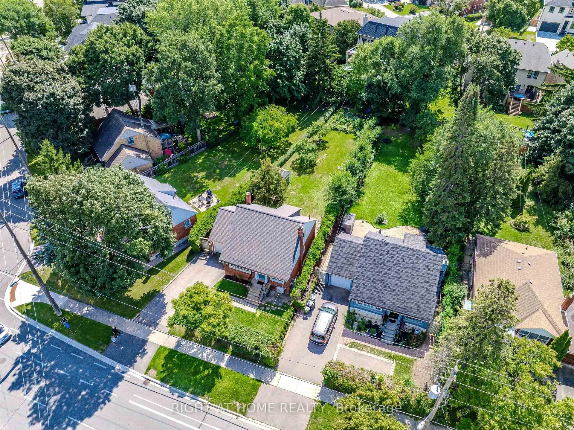 Photo 4 of 309 Rathburn Road, Etobicoke, Islington-City Centre West — HOMEH