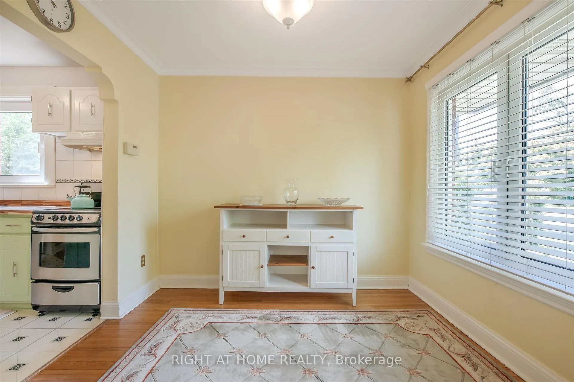 Photo 6 of 309 Rathburn Road, Etobicoke, Islington-City Centre West — HOMEH
