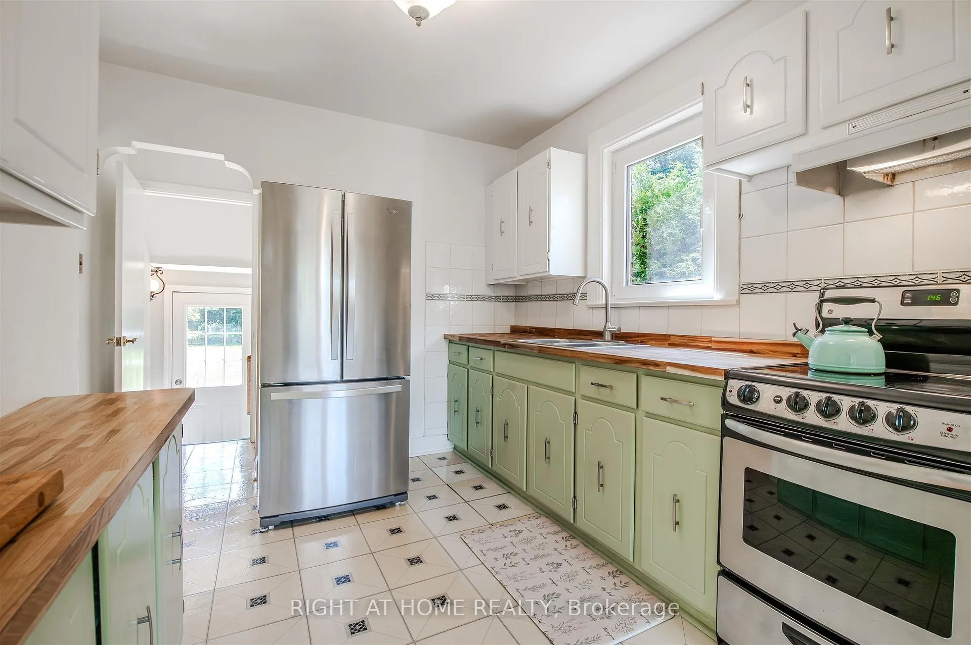 Photo 7 of 309 Rathburn Road, Etobicoke, Islington-City Centre West — HOMEH