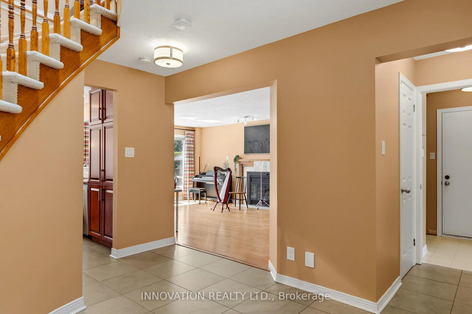 Photo 8 of 32 Marble Arch Crescent, Ottawa, Centrepointe — HOMEH