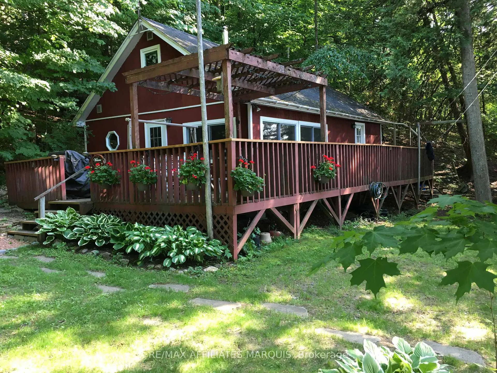 Photo 1 of 102 Keepsake Lane, Rideau Lakes, Rideau Lakes (North Crosby) Twp — HOMEH