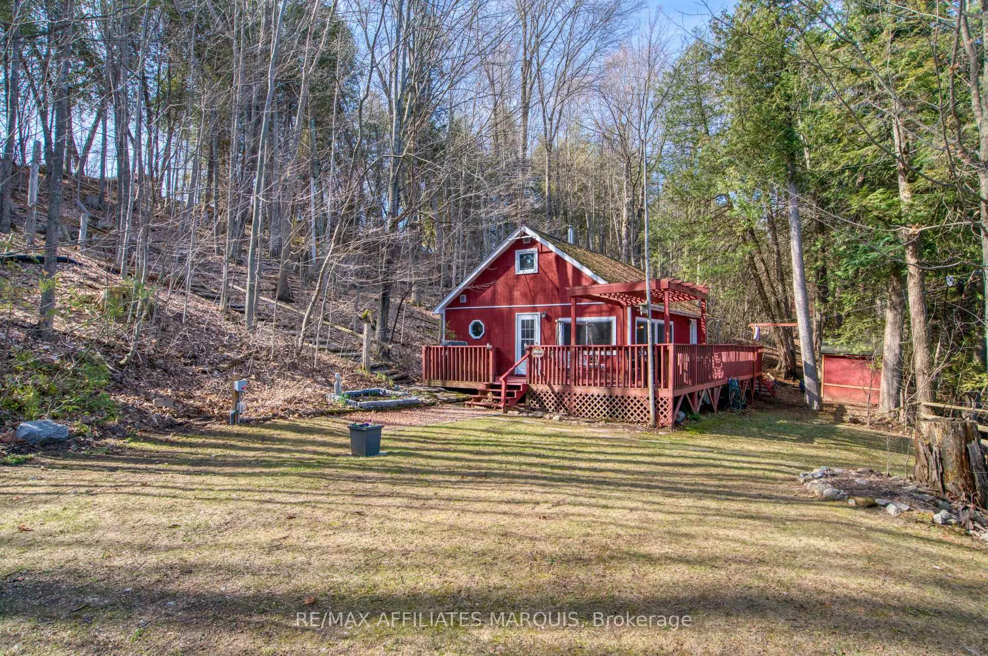 Photo 2 of 102 Keepsake Lane, Rideau Lakes, Rideau Lakes (North Crosby) Twp — HOMEH