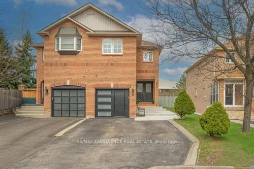 Photo 2 of 18 Manett Crescent, Brampton, Brampton West — HOMEH