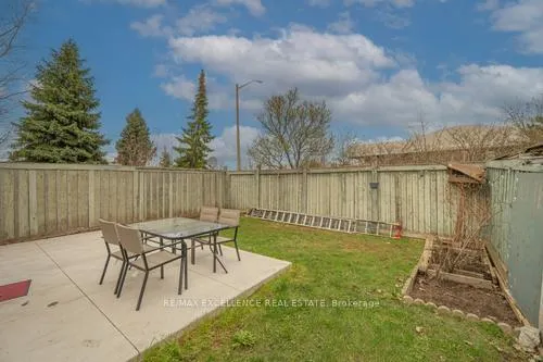 Photo 34 of 18 Manett Crescent, Brampton, Brampton West — HOMEH