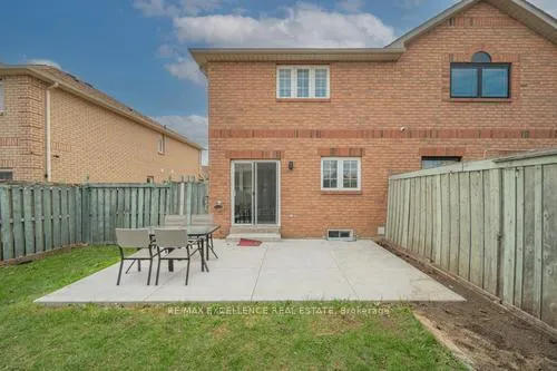 Photo 35 of 18 Manett Crescent, Brampton, Brampton West — HOMEH