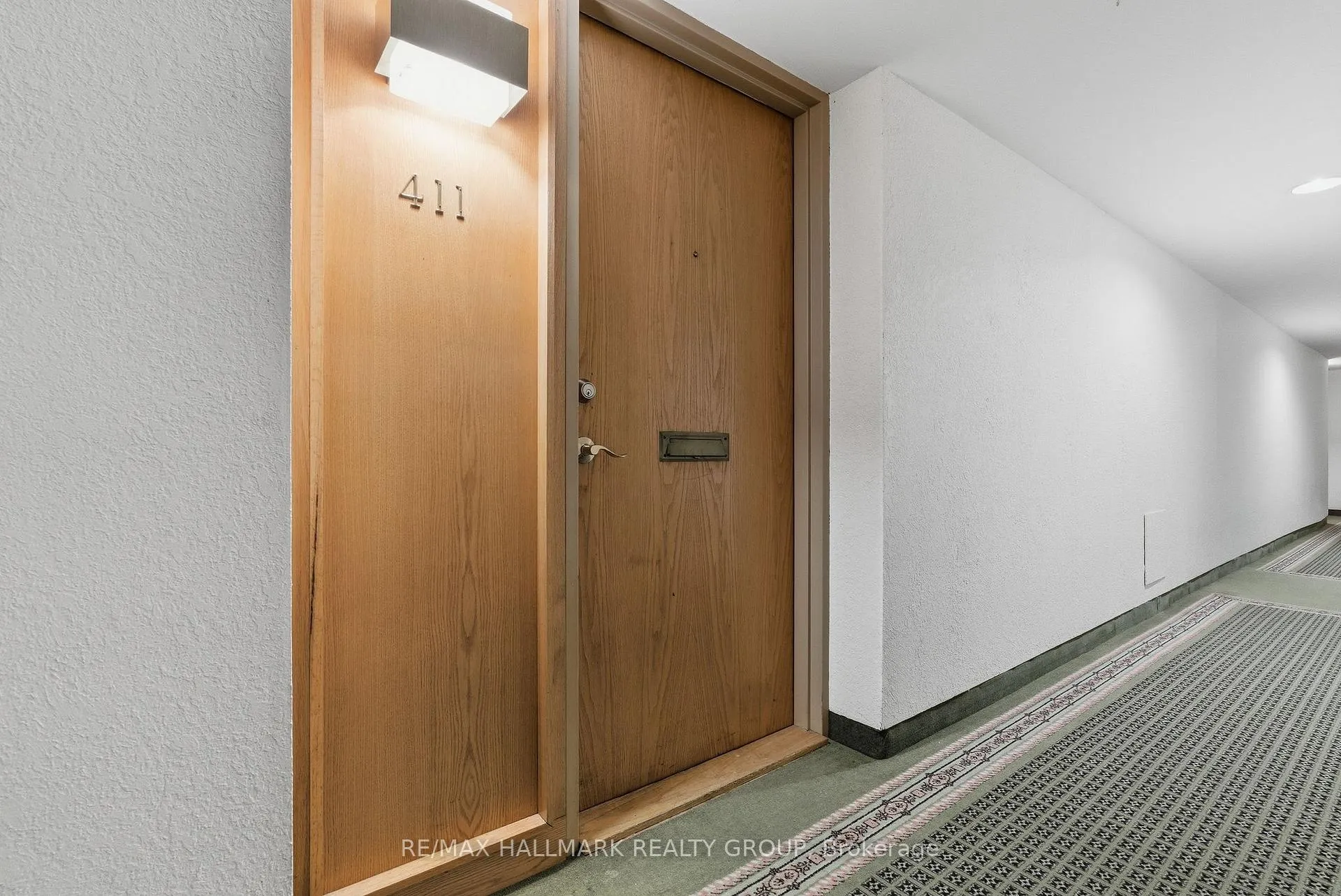 Photo 4 of Unit 411, 2871 Richmond Road, Ottawa, Britannia Heights — HOMEH