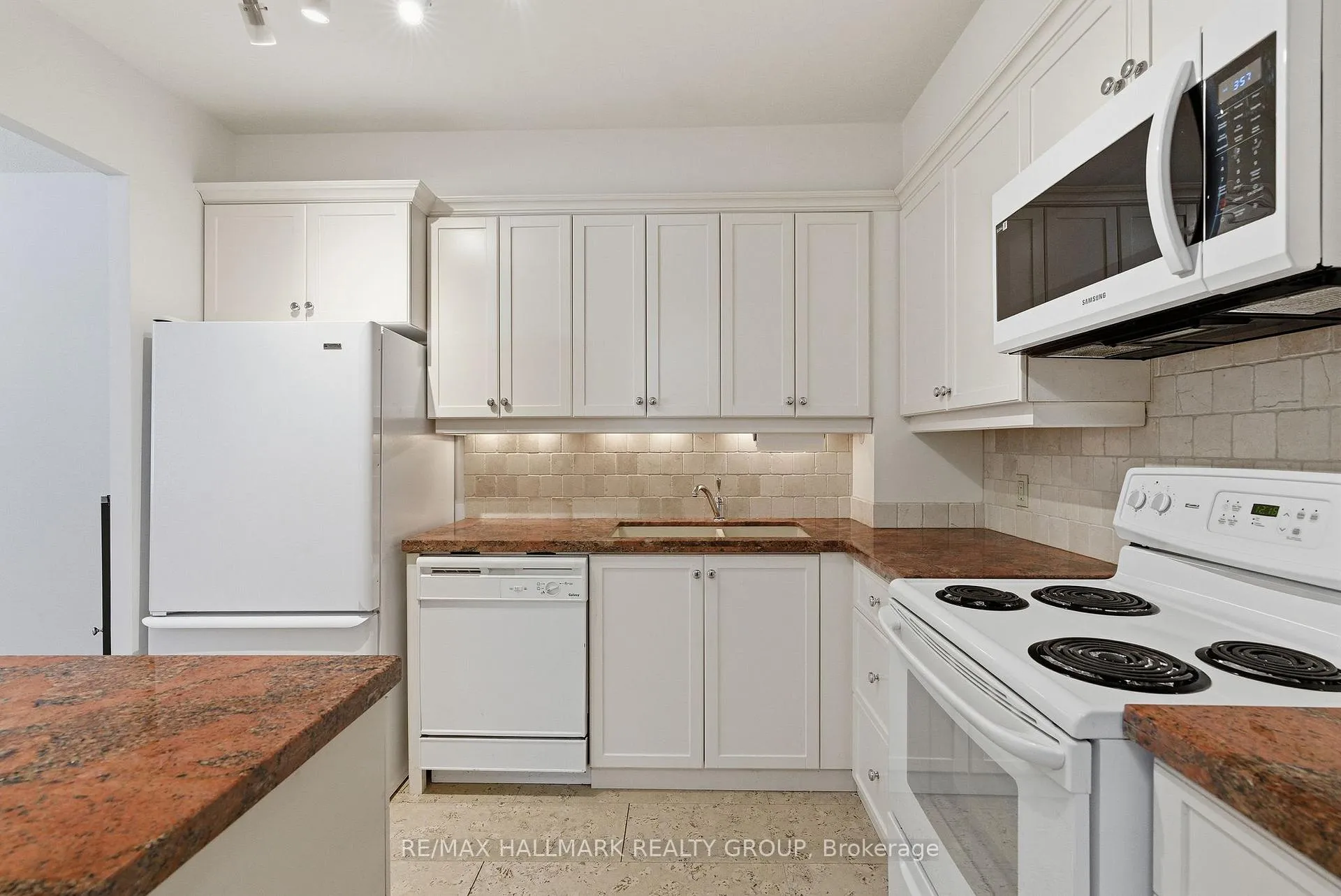 Photo 6 of Unit 411, 2871 Richmond Road, Ottawa, Britannia Heights — HOMEH