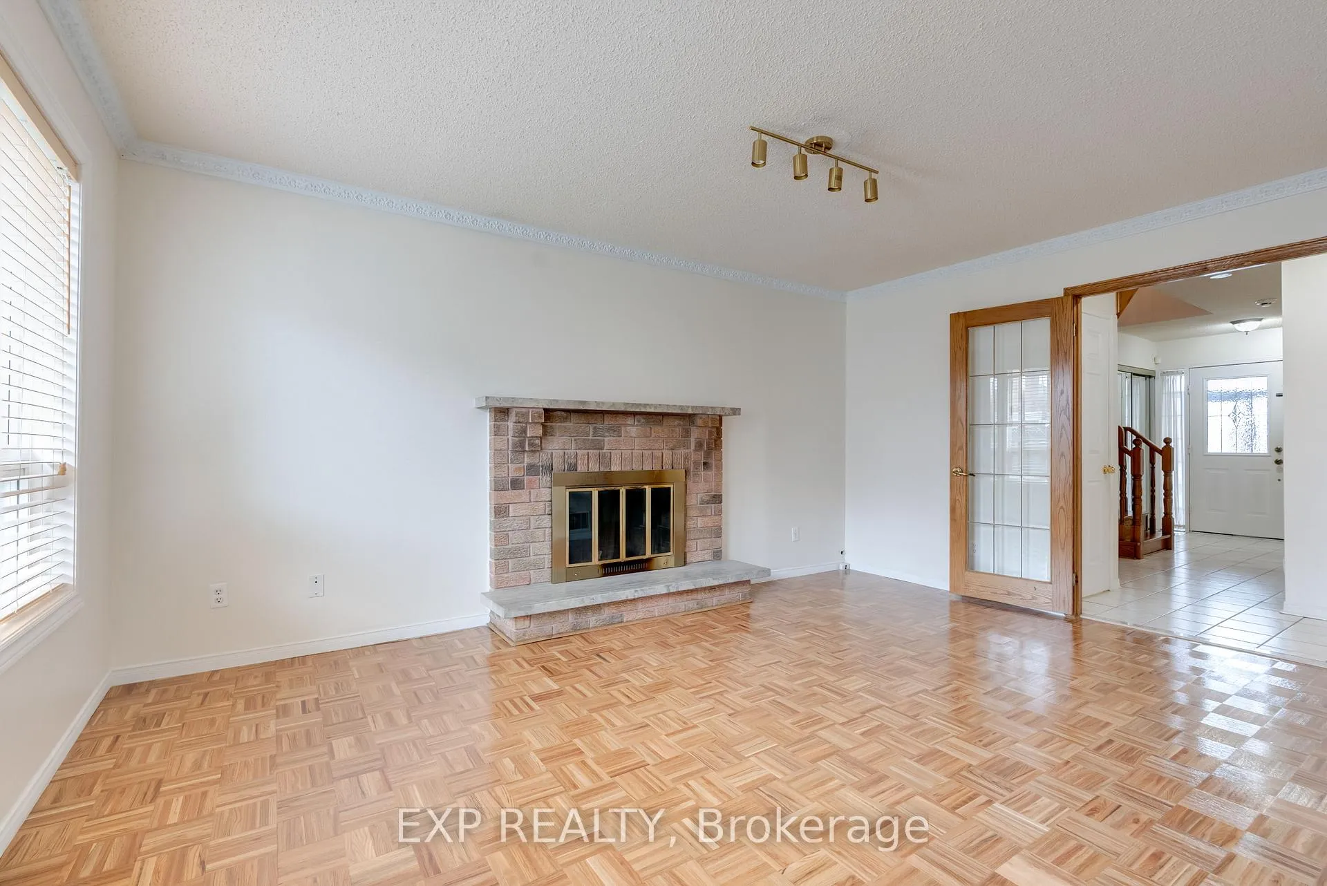 Photo 12 of 43 Bighorn Crescent, Brampton, Sandringham-Wellington — HOMEH