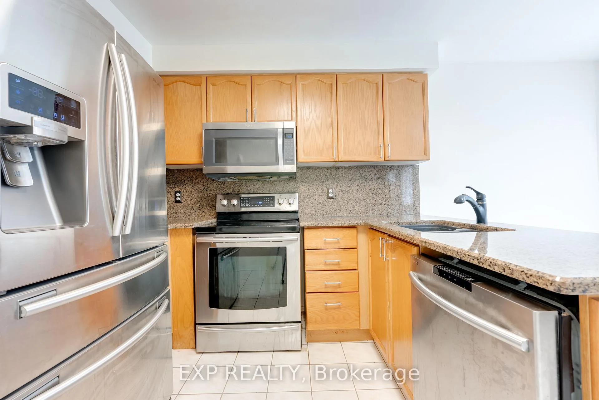 Photo 14 of 43 Bighorn Crescent, Brampton, Sandringham-Wellington — HOMEH