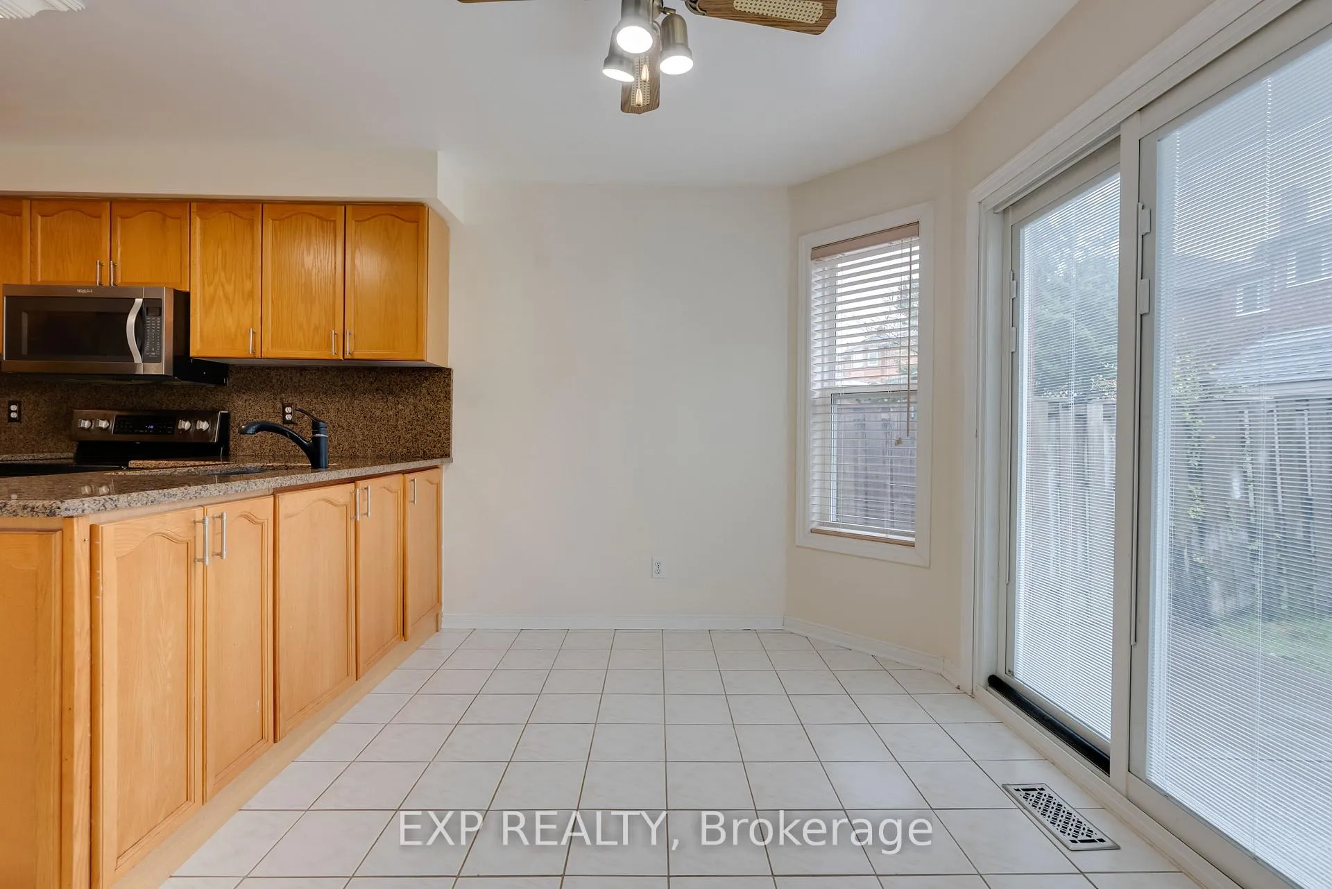 Photo 16 of 43 Bighorn Crescent, Brampton, Sandringham-Wellington — HOMEH