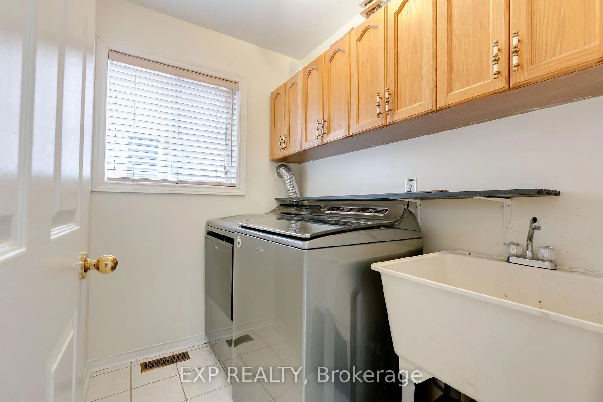 Photo 20 of 43 Bighorn Crescent, Brampton, Sandringham-Wellington — HOMEH