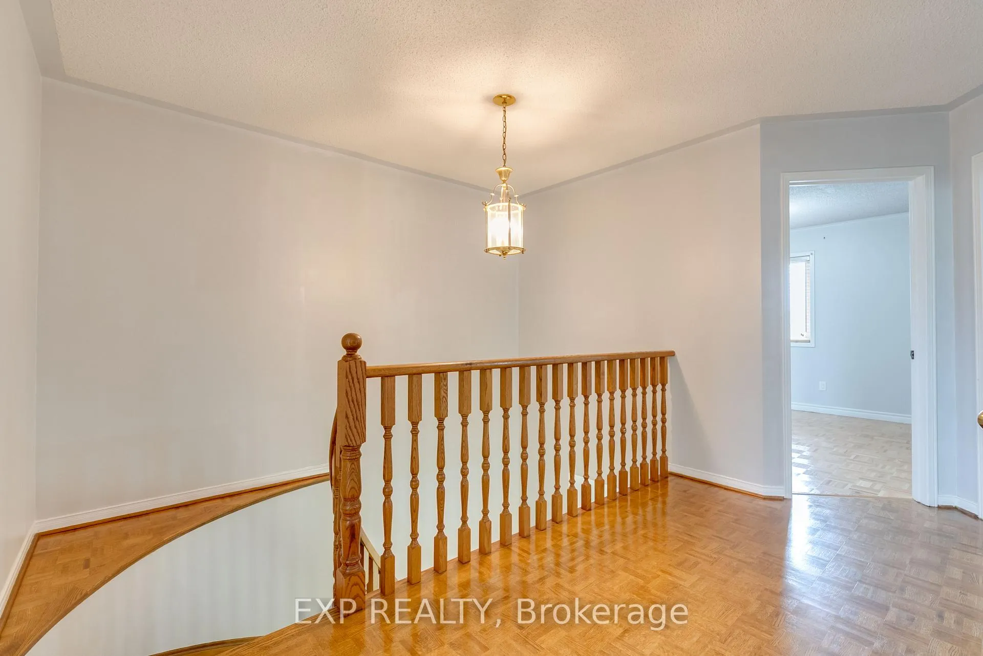 Photo 21 of 43 Bighorn Crescent, Brampton, Sandringham-Wellington — HOMEH