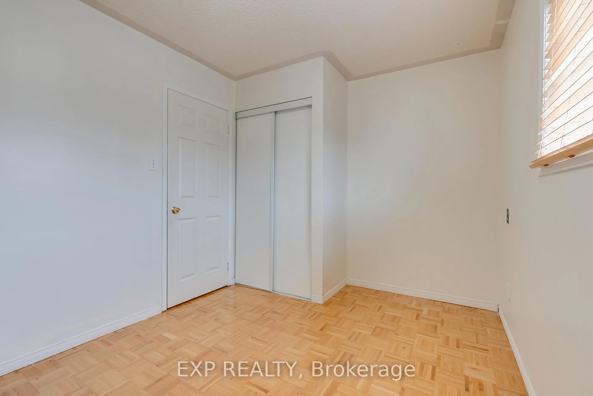 Photo 28 of 43 Bighorn Crescent, Brampton, Sandringham-Wellington — HOMEH