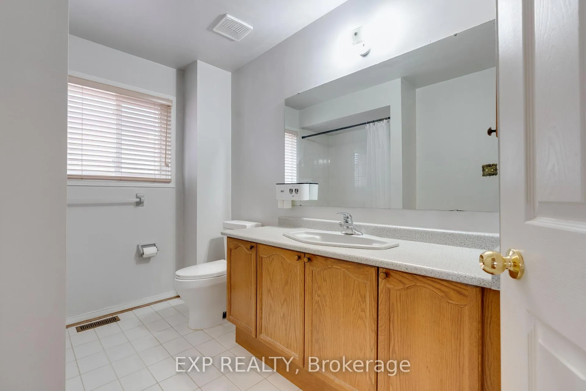Photo 30 of 43 Bighorn Crescent, Brampton, Sandringham-Wellington — HOMEH