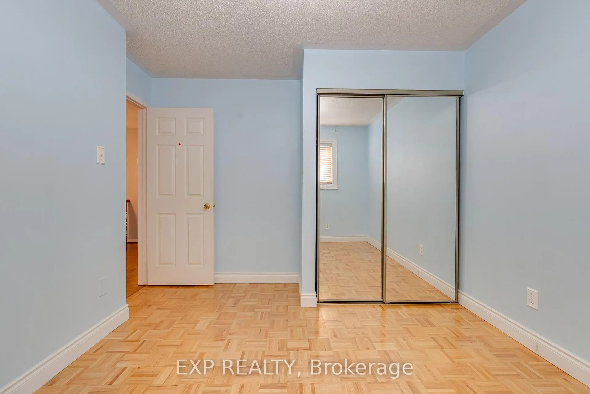 Photo 33 of 43 Bighorn Crescent, Brampton, Sandringham-Wellington — HOMEH