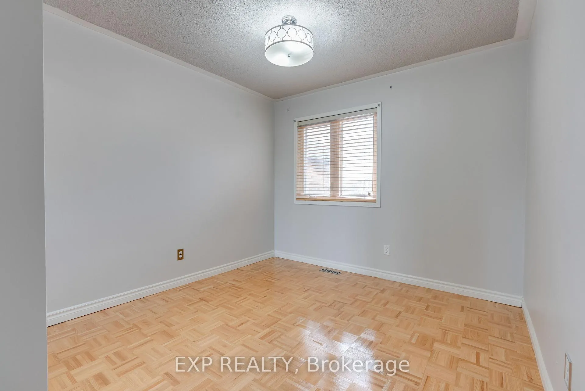Photo 34 of 43 Bighorn Crescent, Brampton, Sandringham-Wellington — HOMEH
