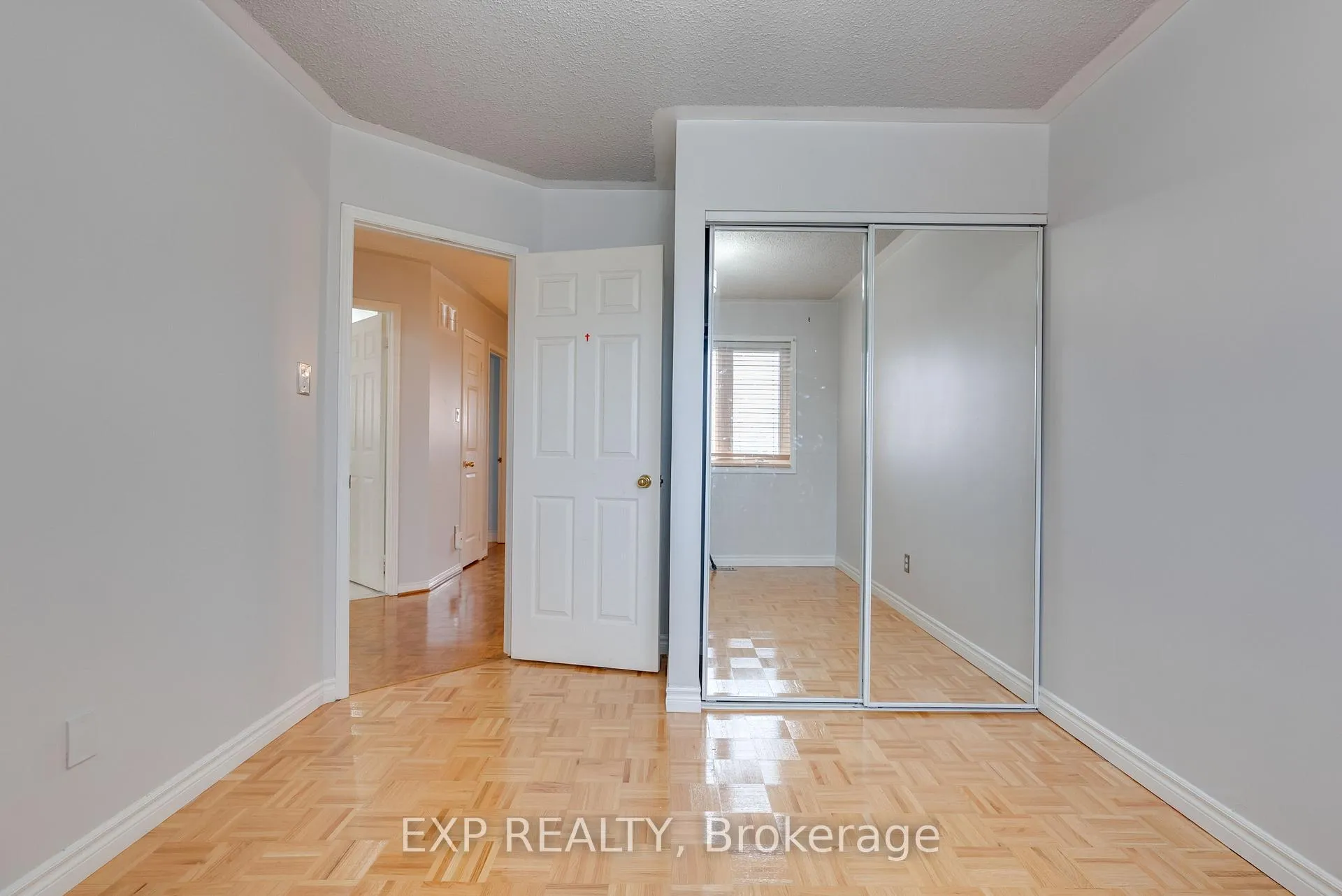 Photo 35 of 43 Bighorn Crescent, Brampton, Sandringham-Wellington — HOMEH