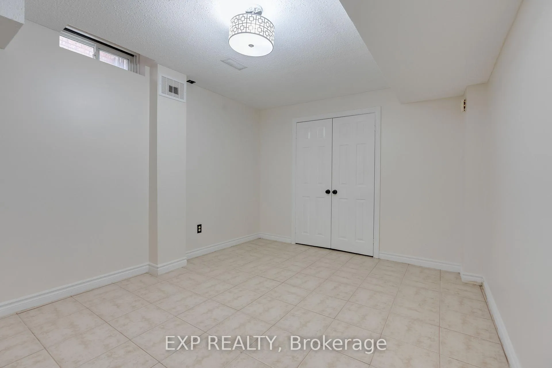 Photo 41 of 43 Bighorn Crescent, Brampton, Sandringham-Wellington — HOMEH