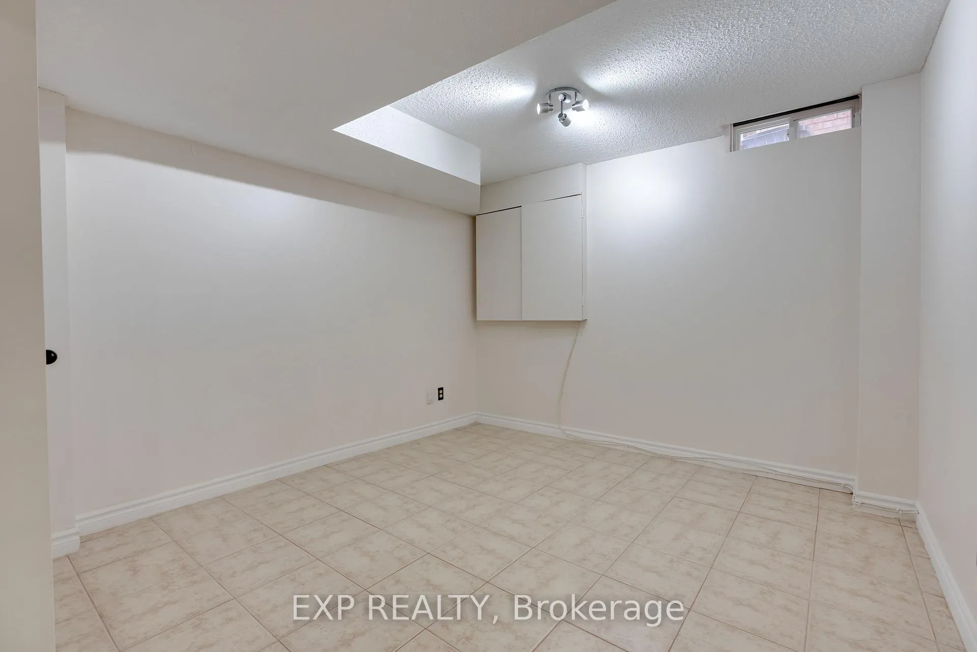 Photo 43 of 43 Bighorn Crescent, Brampton, Sandringham-Wellington — HOMEH