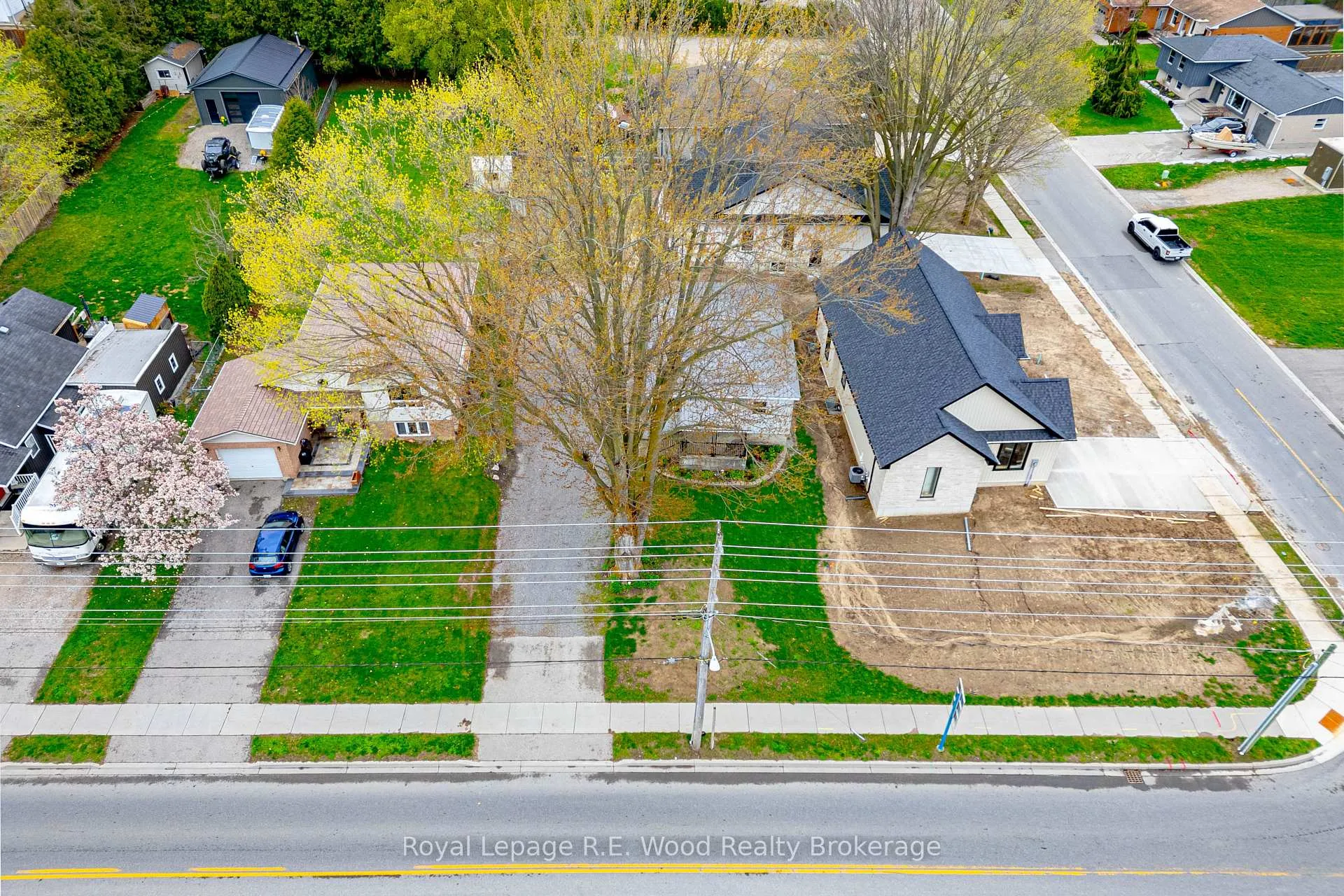 Photo 24 of 22 North Street E, Tillsonburg — HOMEH