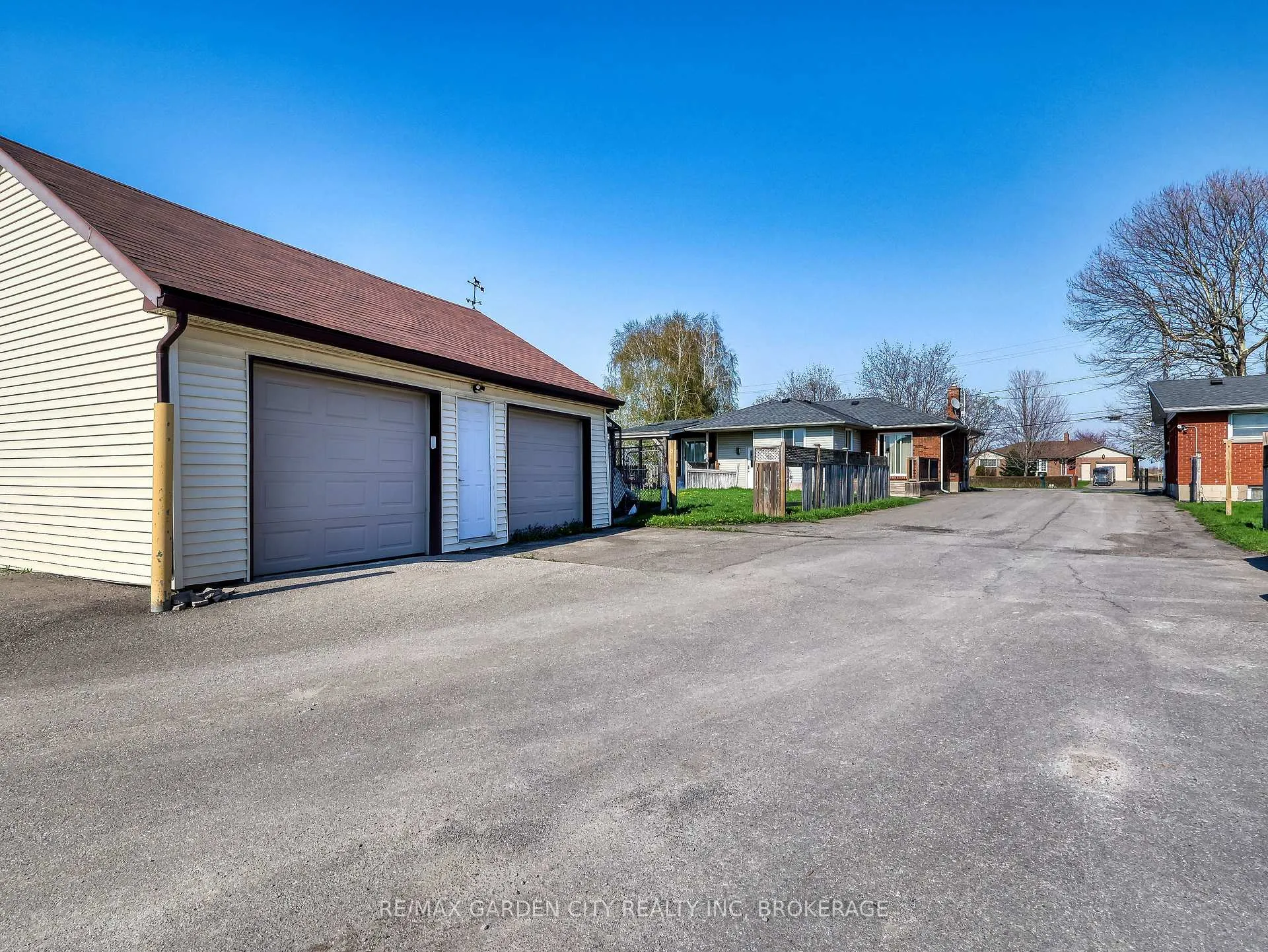 Photo 28 of 228-234 Read Road, St. Catharines, Port Weller — HOMEH