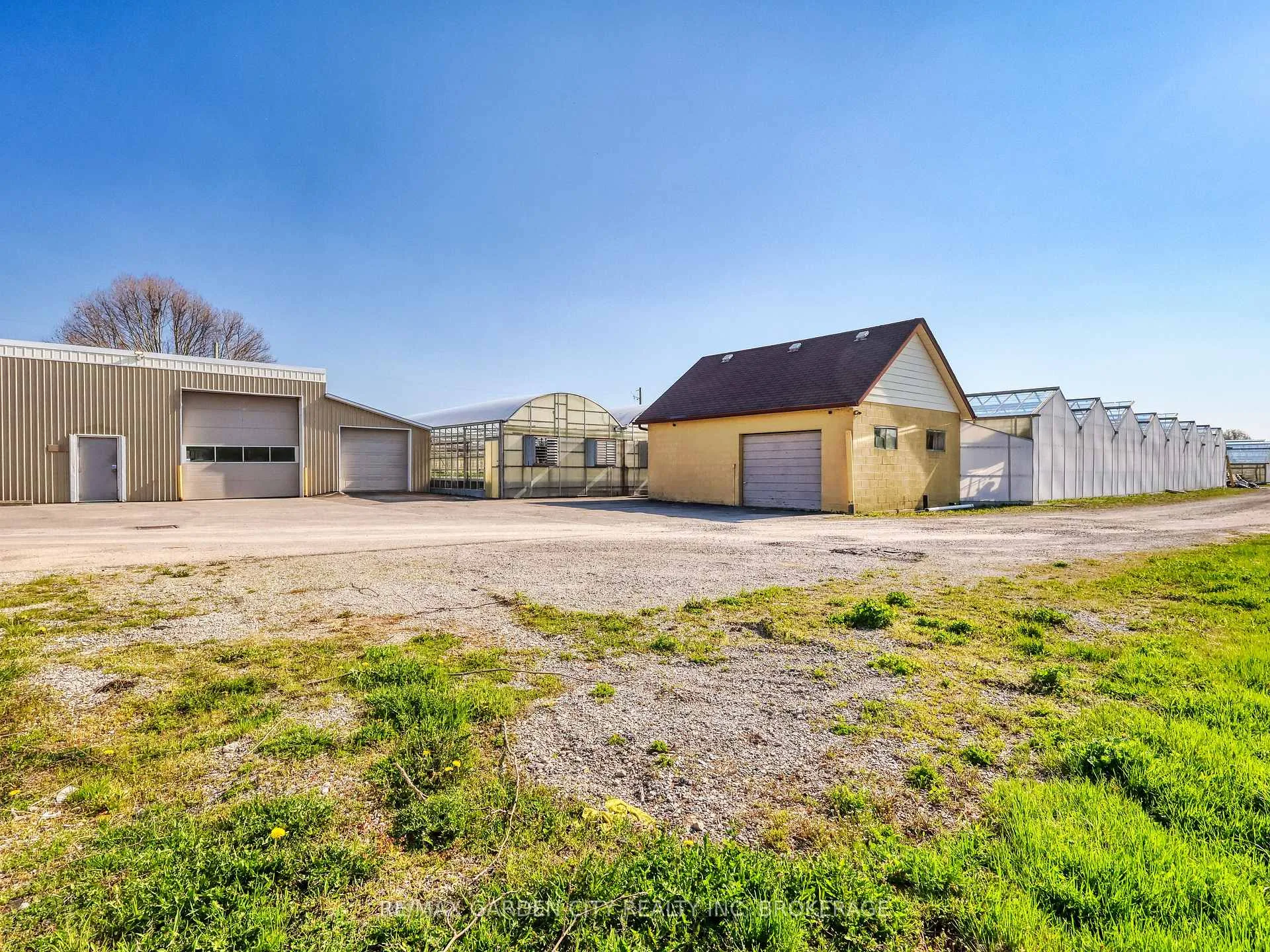 Photo 31 of 228-234 Read Road, St. Catharines, Port Weller — HOMEH