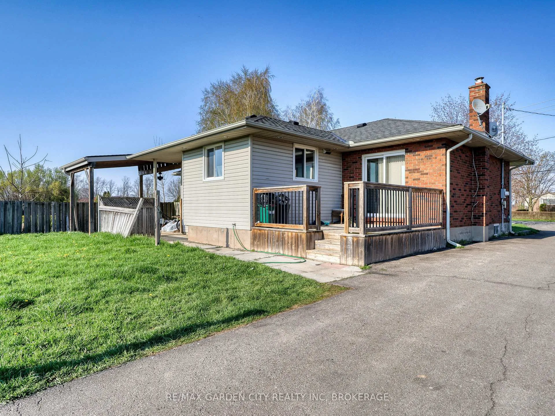 Photo 7 of 228-234 Read Road, St. Catharines, Port Weller — HOMEH