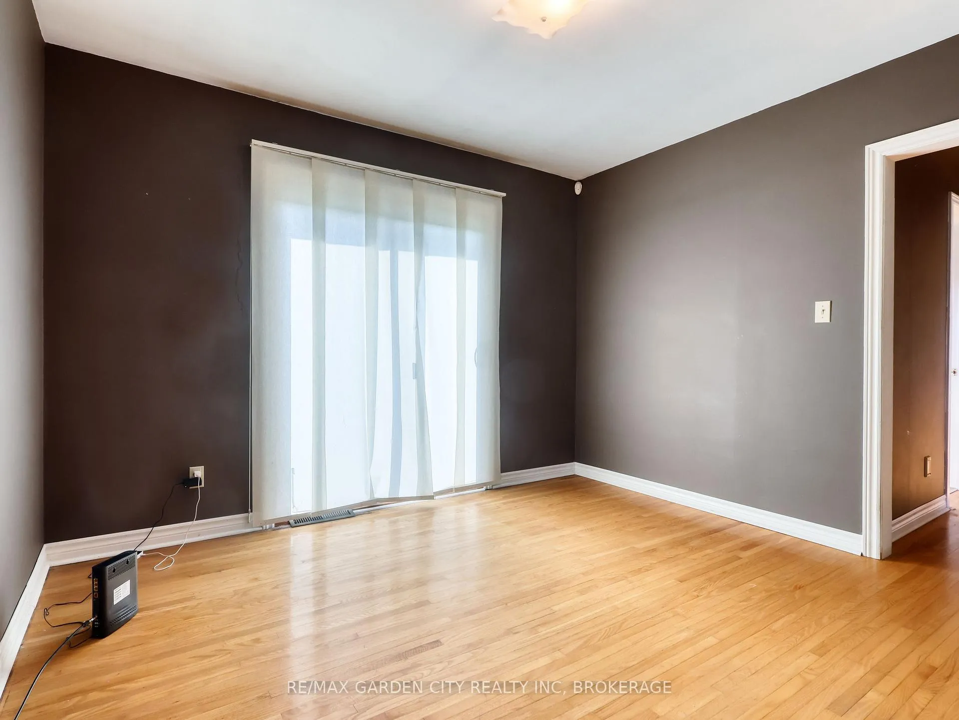 Photo 13 of 228-234 Read Road, St. Catharines, Port Weller — HOMEH