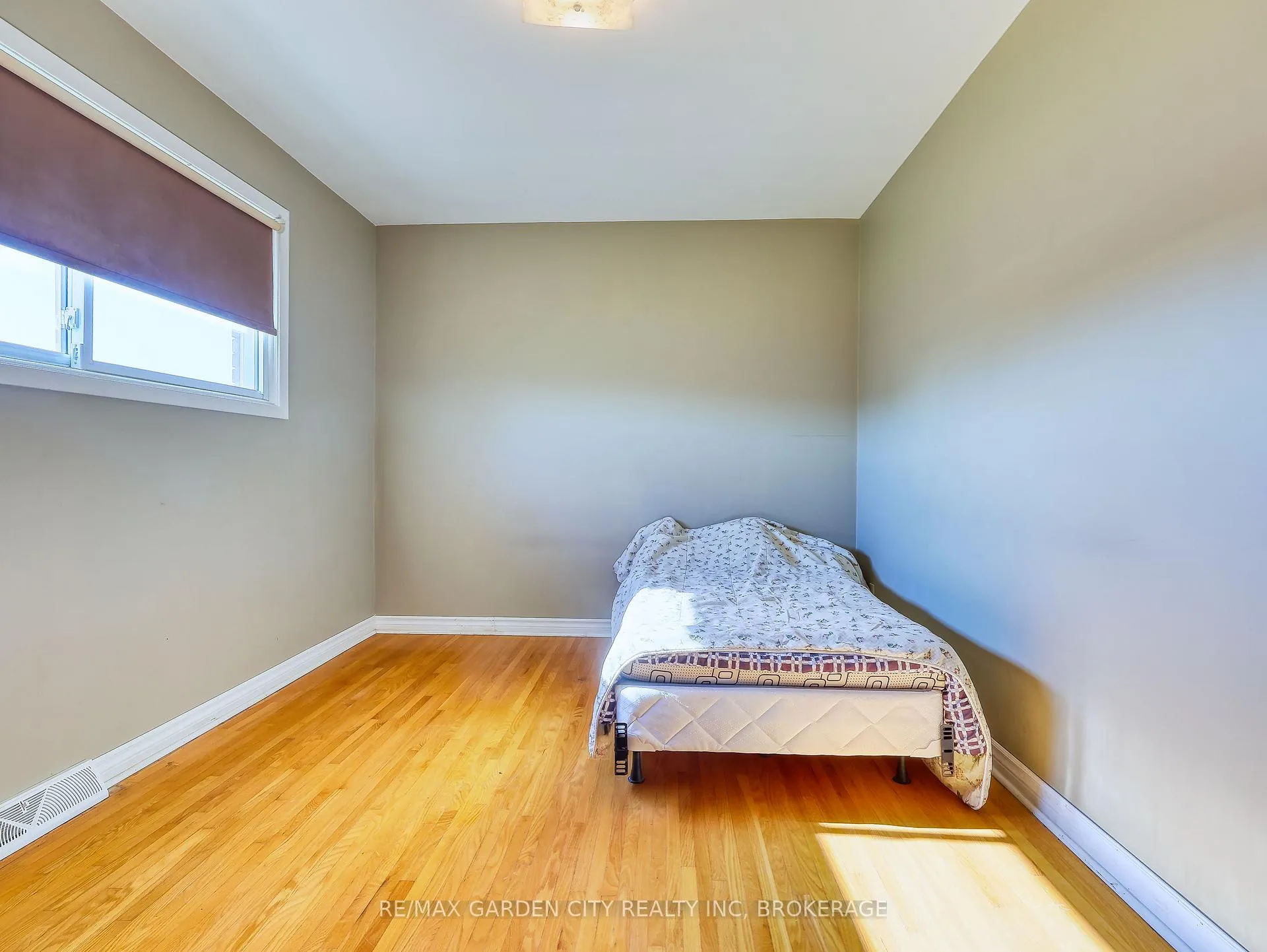Photo 15 of 228-234 Read Road, St. Catharines, Port Weller — HOMEH