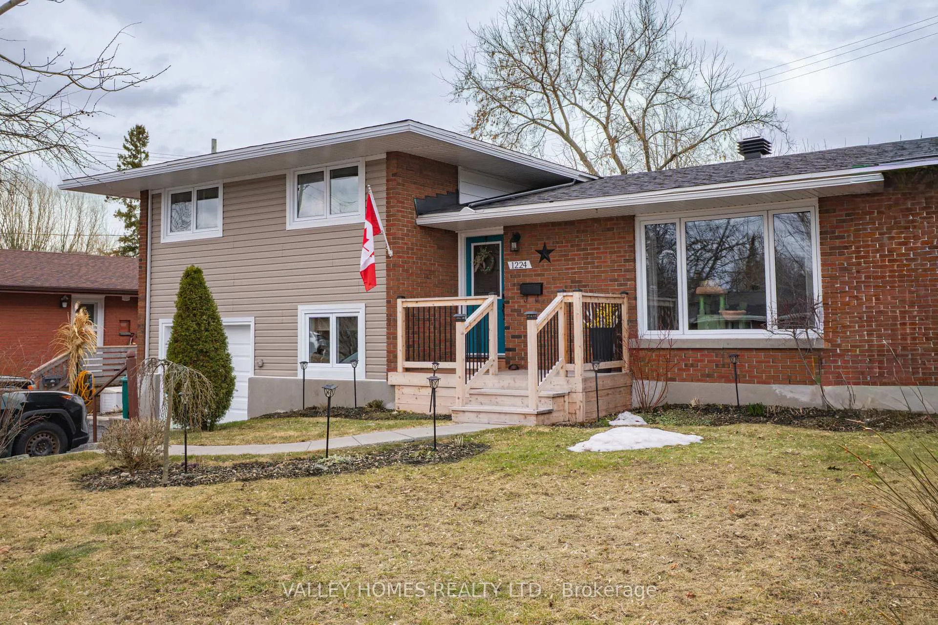 Photo 2 of 1224 Placid Street W, Ottawa, Queensway Terrace South/Ridgeview — HOMEH