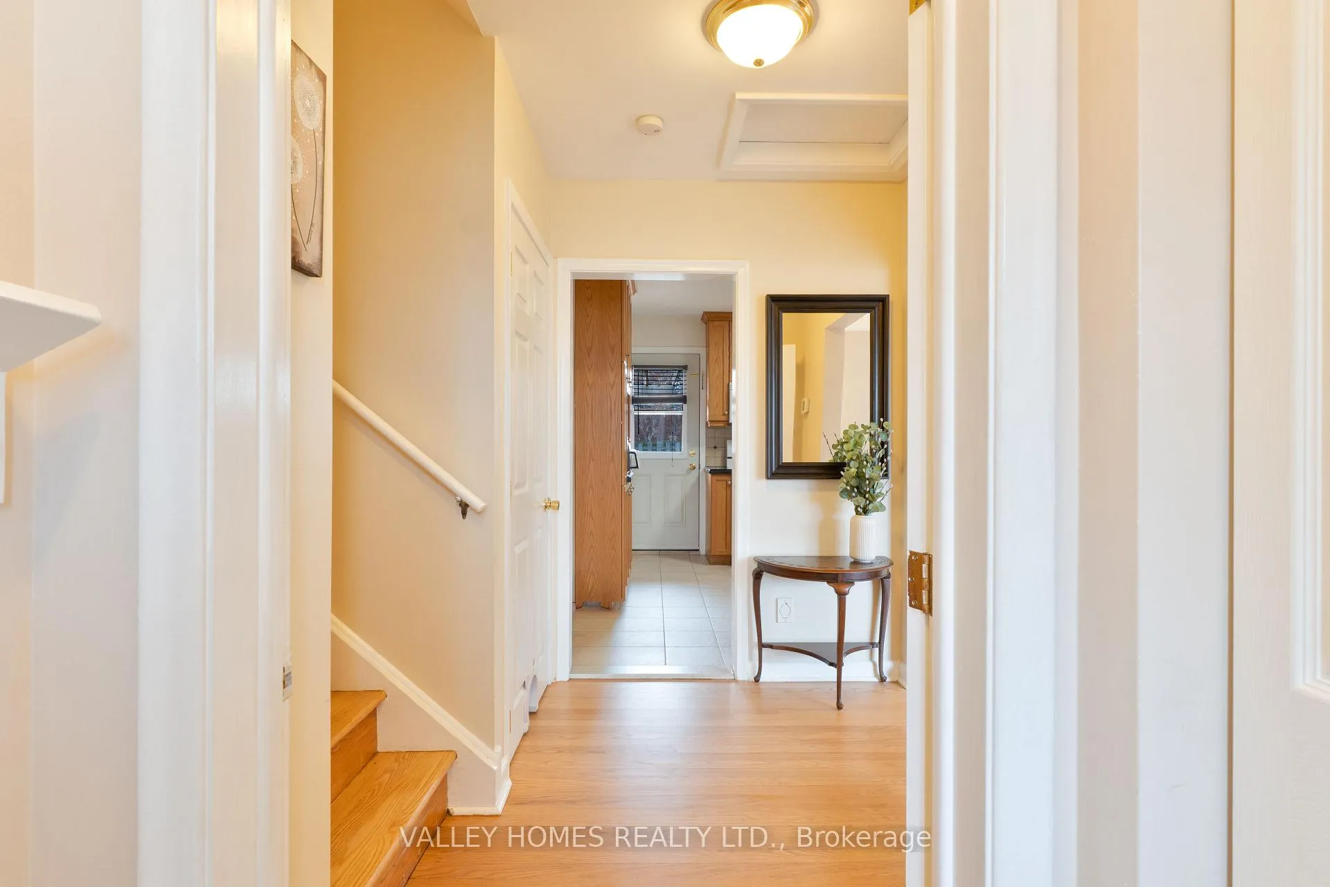 Photo 3 of 1224 Placid Street W, Ottawa, Queensway Terrace South/Ridgeview — HOMEH