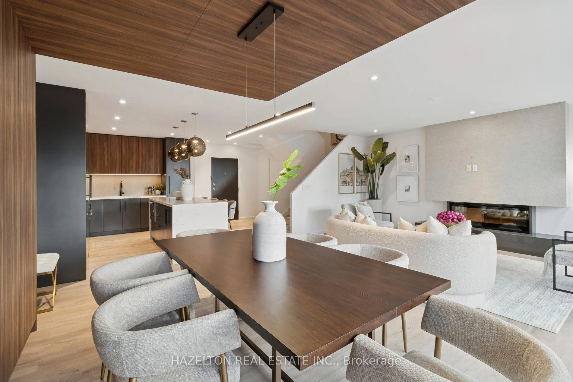 Photo 3 of Unit 405, 55A Avenue Road, Toronto, The Annex — HOMEH