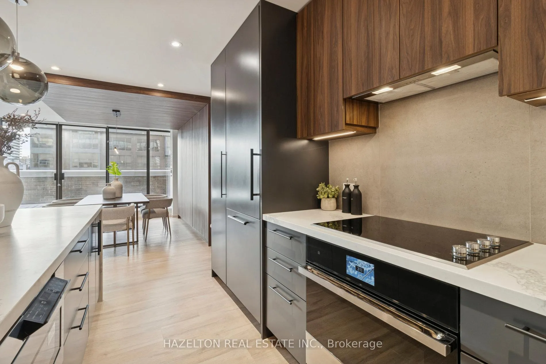Photo 7 of Unit 405, 55A Avenue Road, Toronto, The Annex — HOMEH