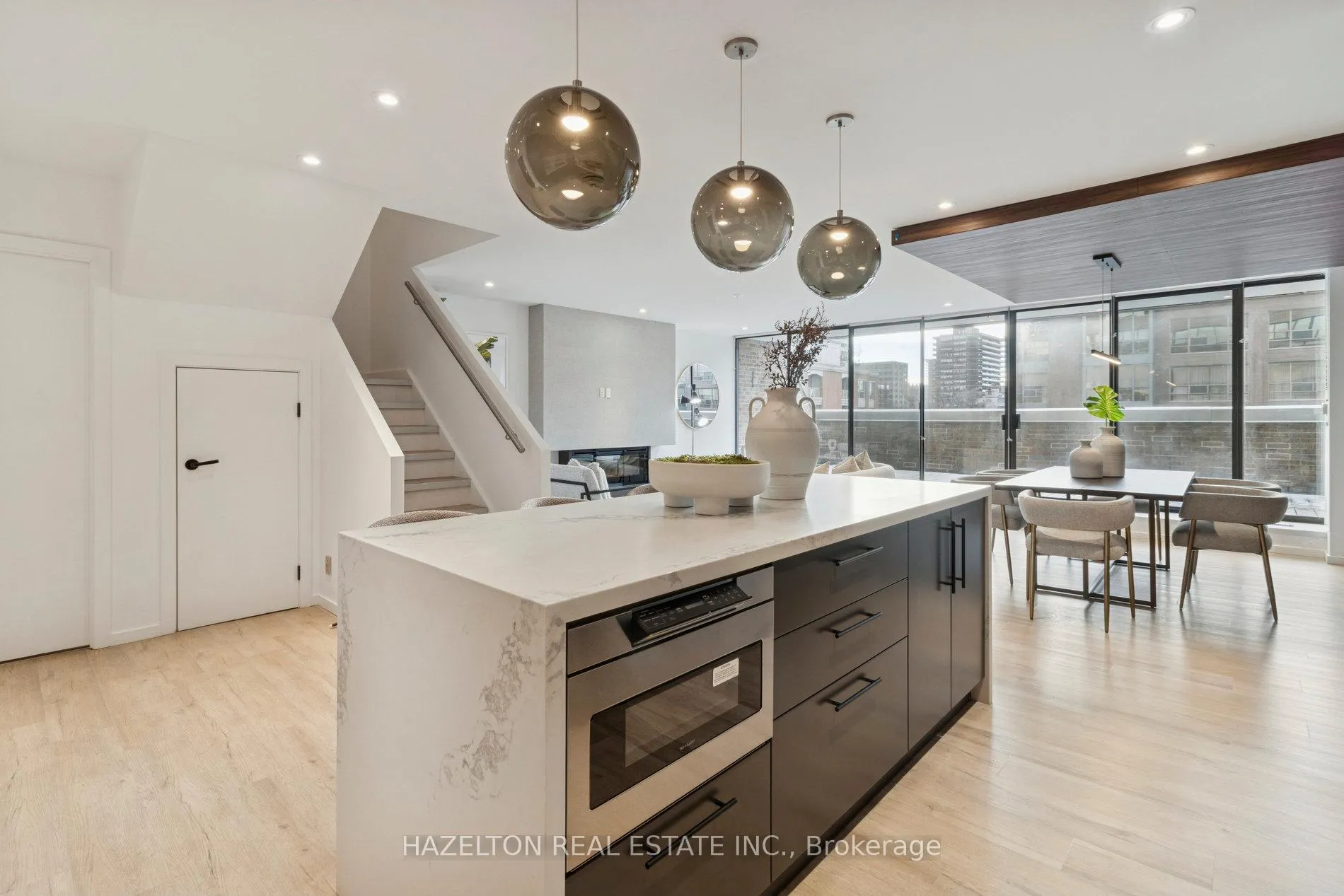 Photo 10 of Unit 405, 55A Avenue Road, Toronto, The Annex — HOMEH