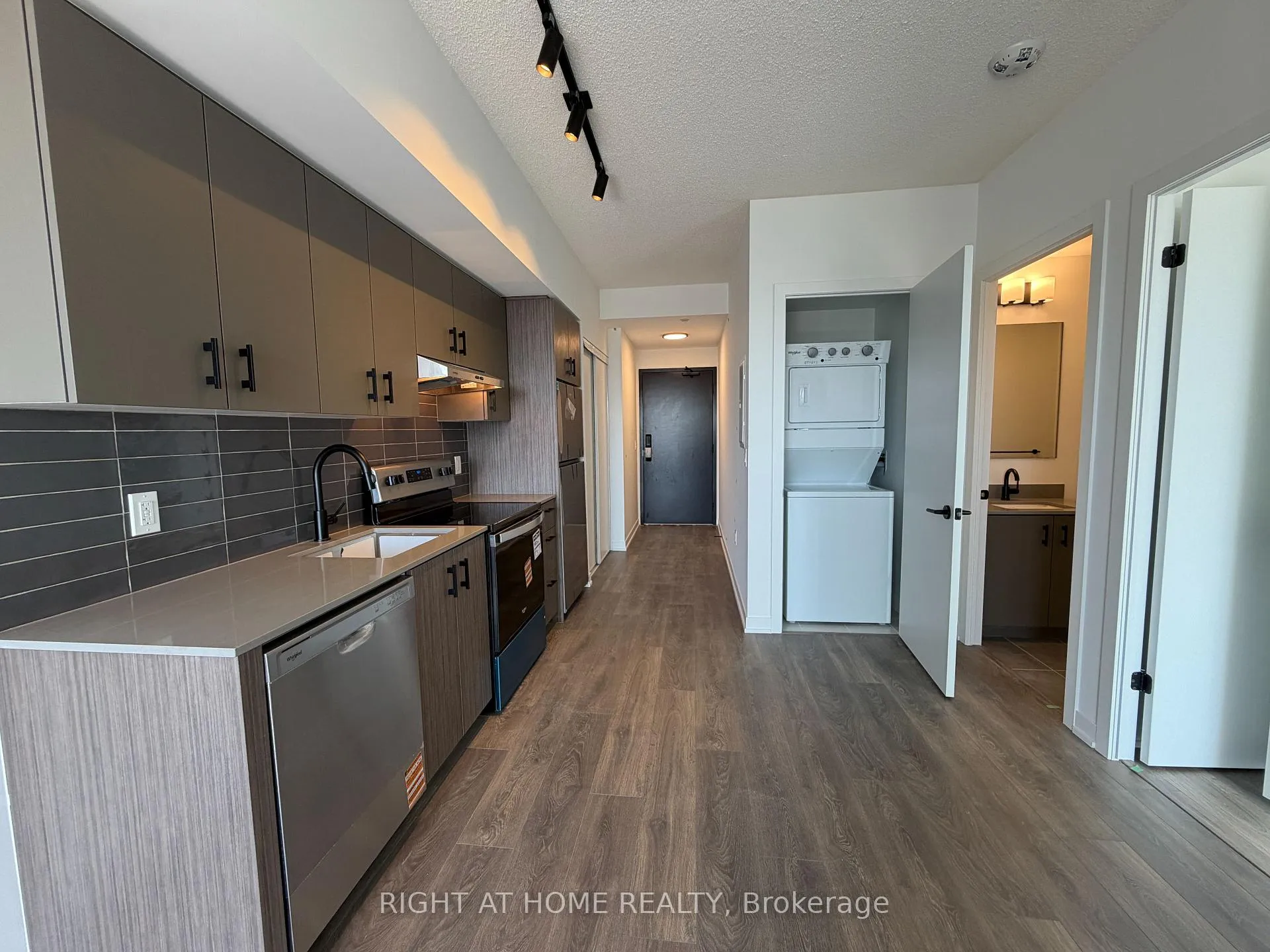 Photo 1 of Unit C1001, 4878 Powers Common, Burlington, Alton — HOMEH