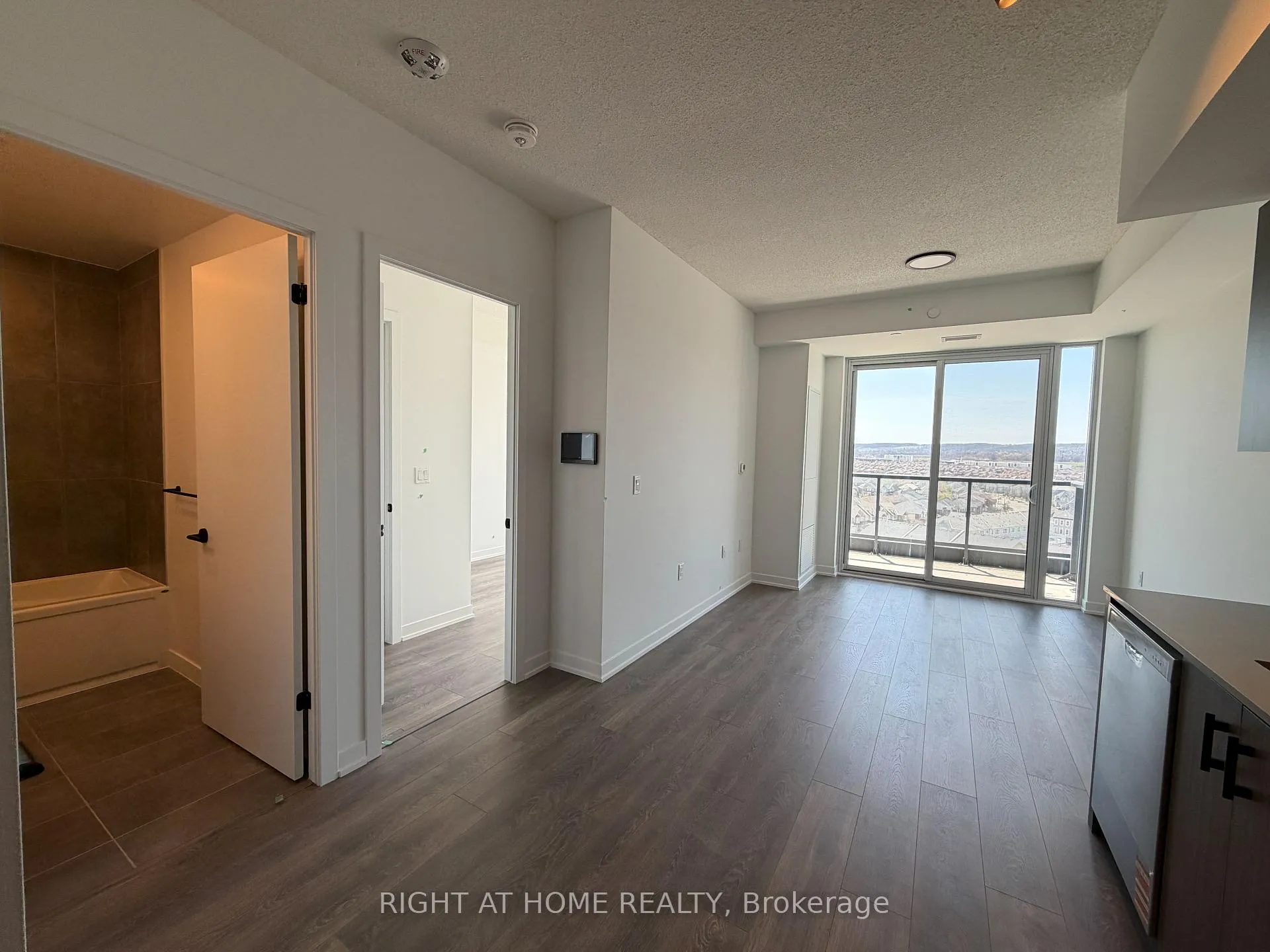 Photo 2 of Unit C1001, 4878 Powers Common, Burlington, Alton — HOMEH