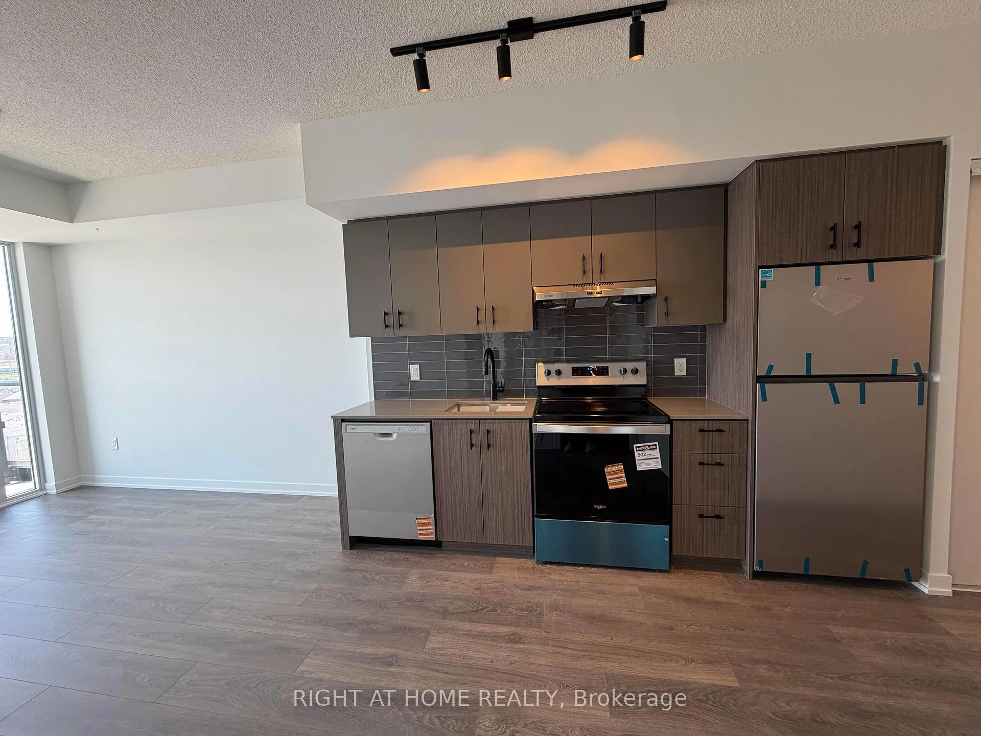 Photo 4 of Unit C1001, 4878 Powers Common, Burlington, Alton — HOMEH