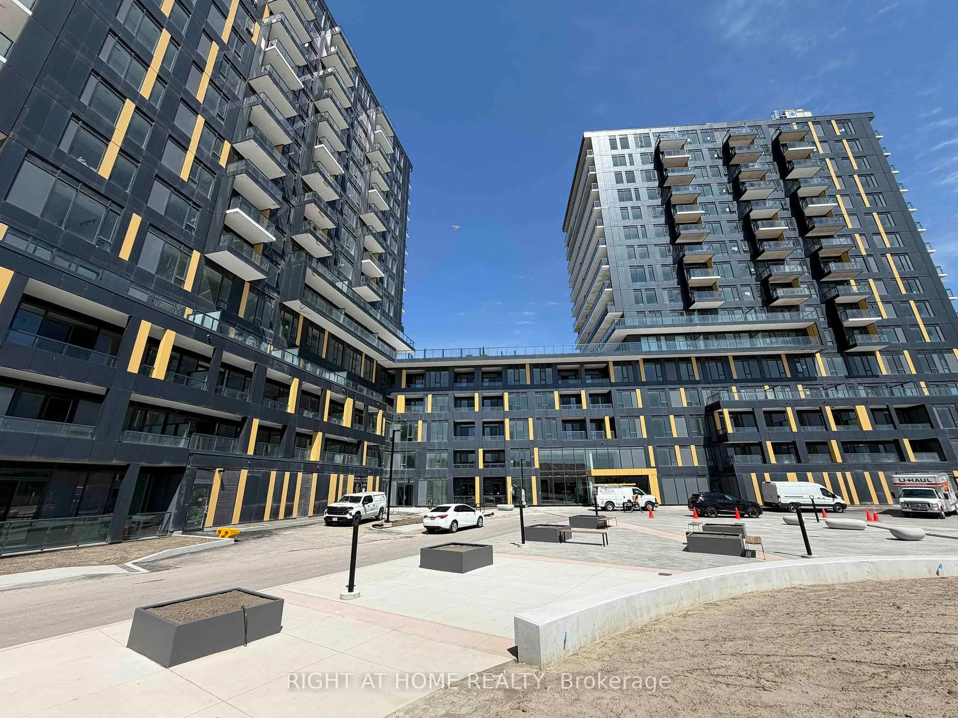 Photo 5 of Unit C1001, 4878 Powers Common, Burlington, Alton — HOMEH