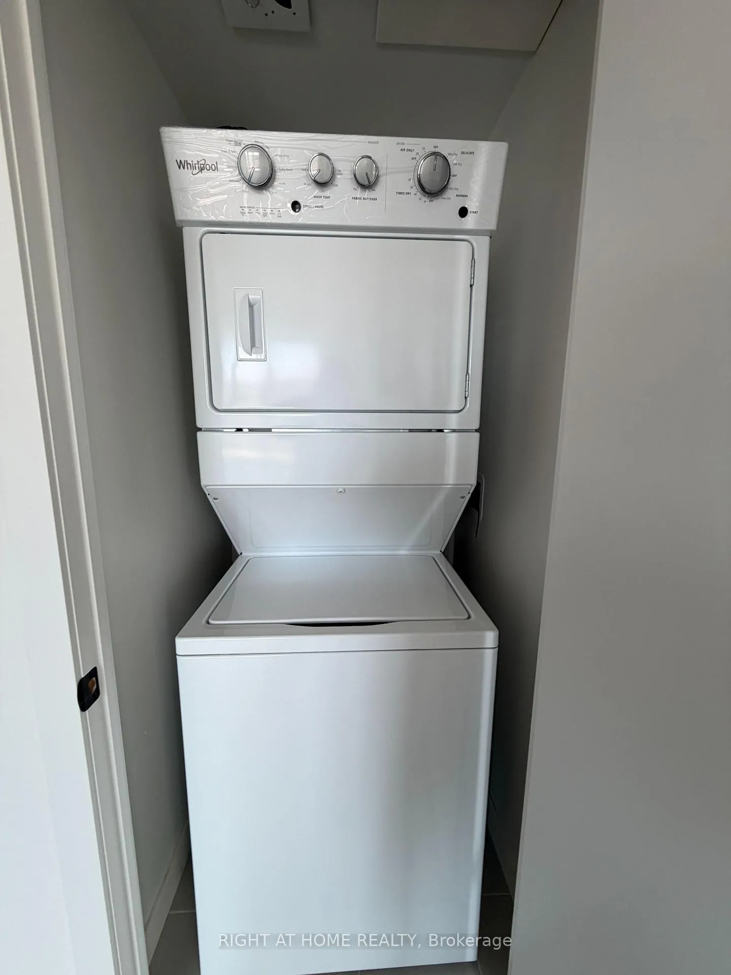Photo 10 of Unit C1001, 4878 Powers Common, Burlington, Alton — HOMEH