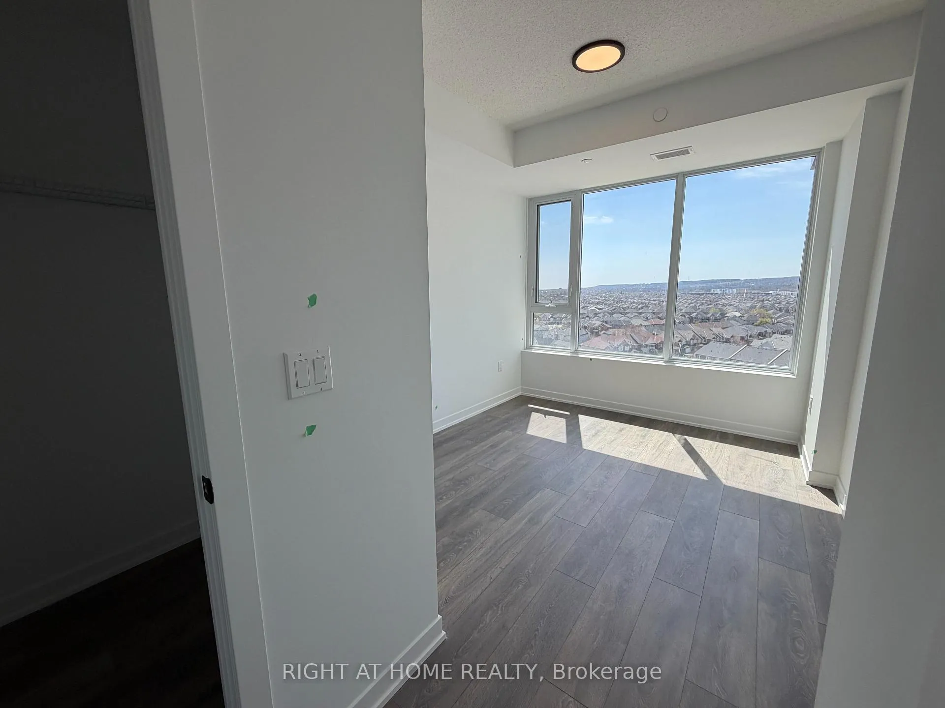 Photo 12 of Unit C1001, 4878 Powers Common, Burlington, Alton — HOMEH