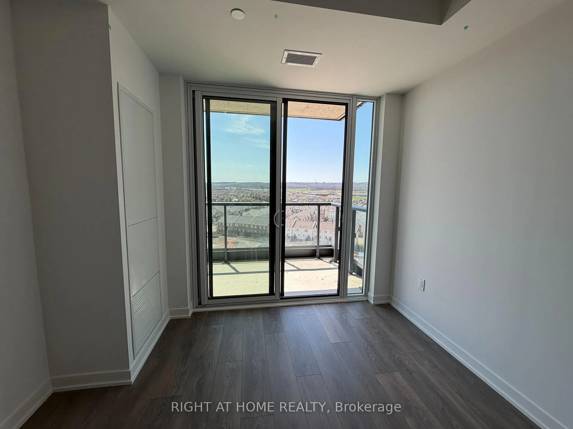 Photo 14 of Unit C1001, 4878 Powers Common, Burlington, Alton — HOMEH
