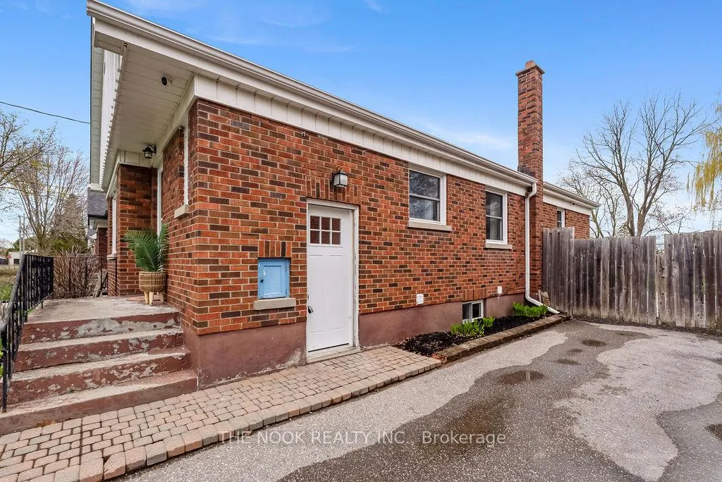 Photo 4 of 855 Hortop Street, Oshawa, Centennial — HOMEH