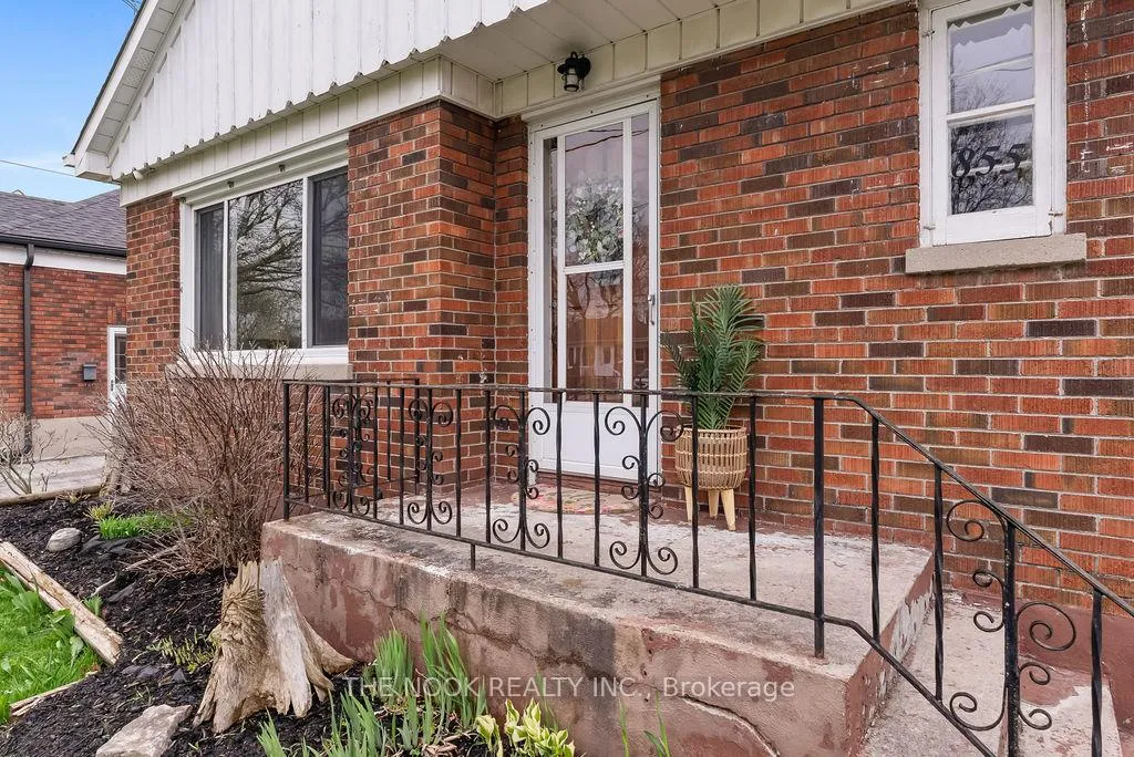 Photo 5 of 855 Hortop Street, Oshawa, Centennial — HOMEH