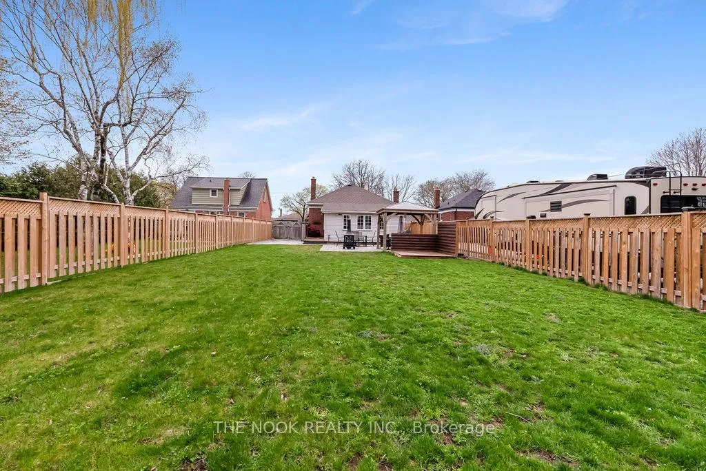 Photo 31 of 855 Hortop Street, Oshawa, Centennial — HOMEH